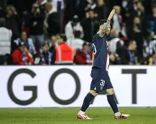 手机APP-巴黎圣日耳曼憾平皇马，小组第二(巴黎圣日耳曼vs皇家马德里)